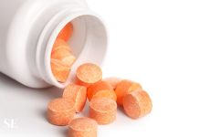 La vitamina C: ese pequeño dulce de la infancia que hoy sostiene tu piel