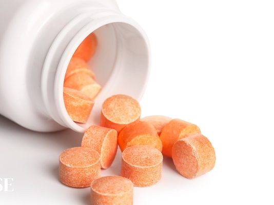 La vitamina C: ese pequeño dulce de la infancia que hoy sostiene tu piel La vitamina C: ese pequeño dulce de la infancia que hoy sostiene tu piel